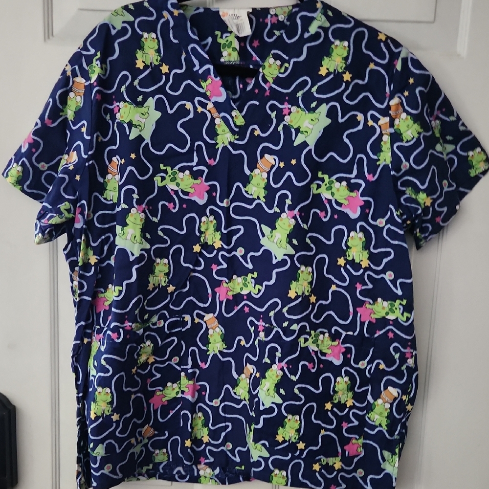 Scrub Top With Frogs